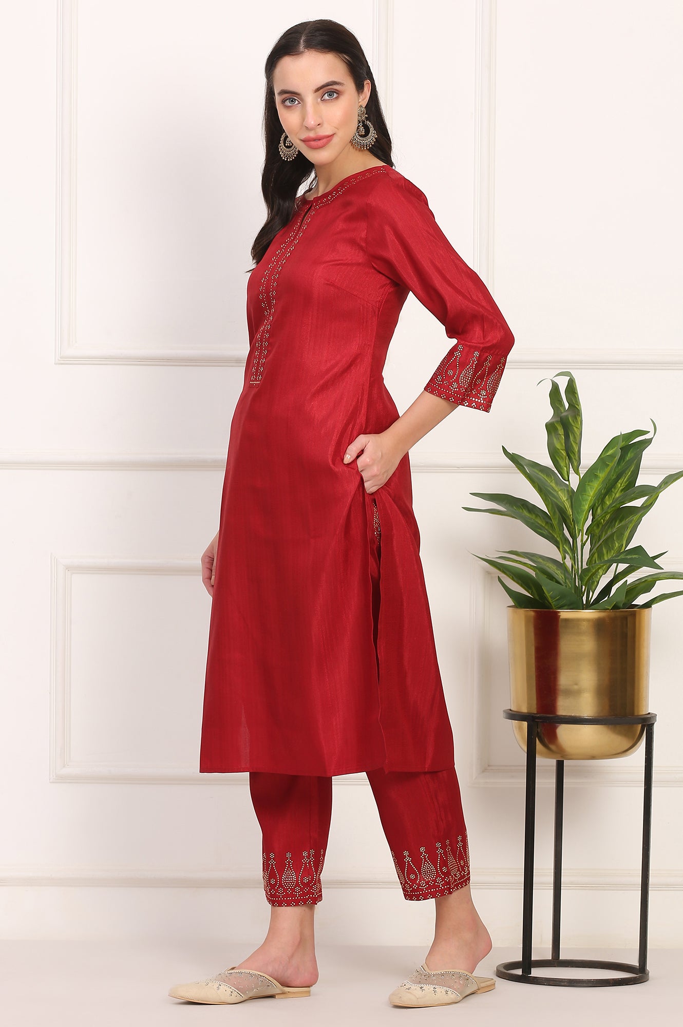 Red Mukaish Embellished Straight Kurta and Straight Pants Co-ord Set