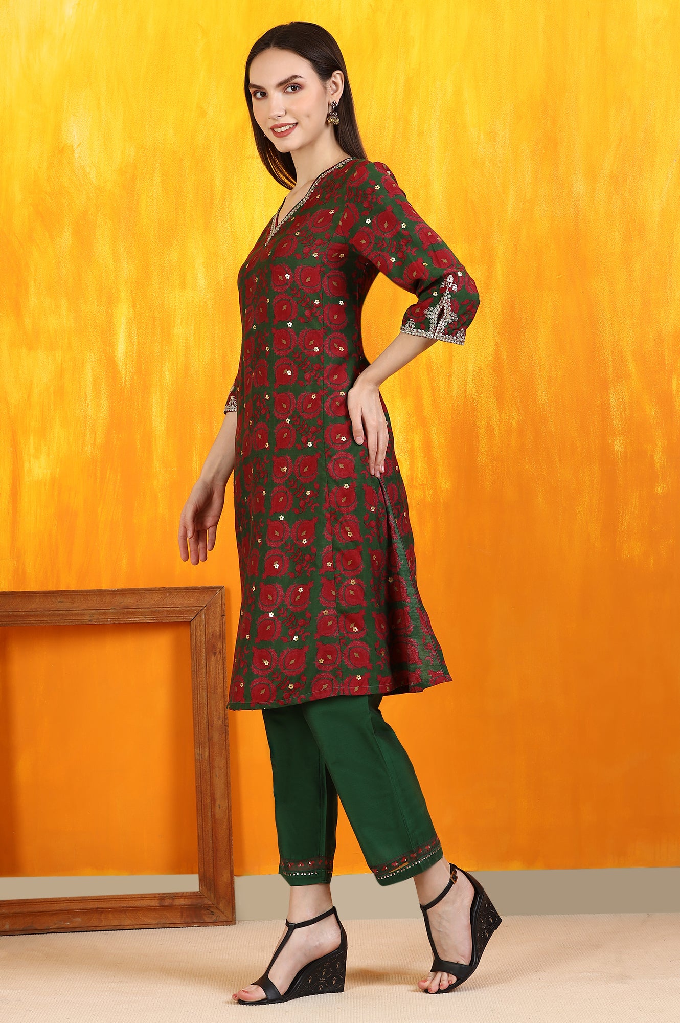Green Printed Zari Embroidered Straight Kurta with Pants and Organza Dupatta