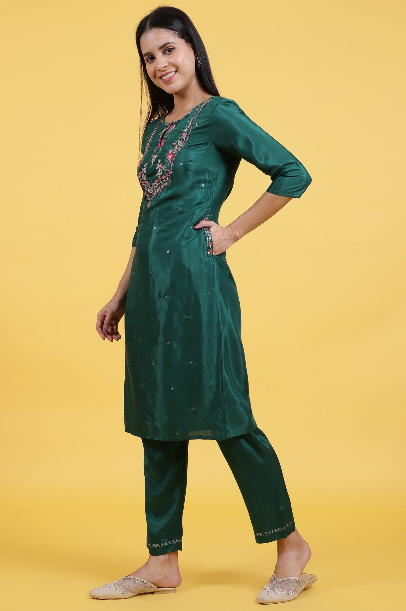 Green Thread Embroidered Straight Kurta and Pants Set with Dupatta