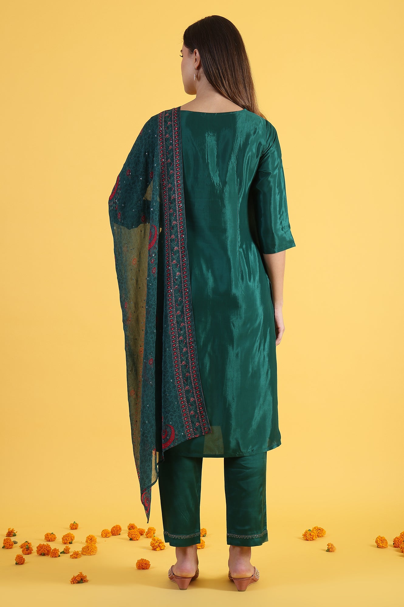 Green Thread Embroidered Straight Kurta and Pants Set with Dupatta 