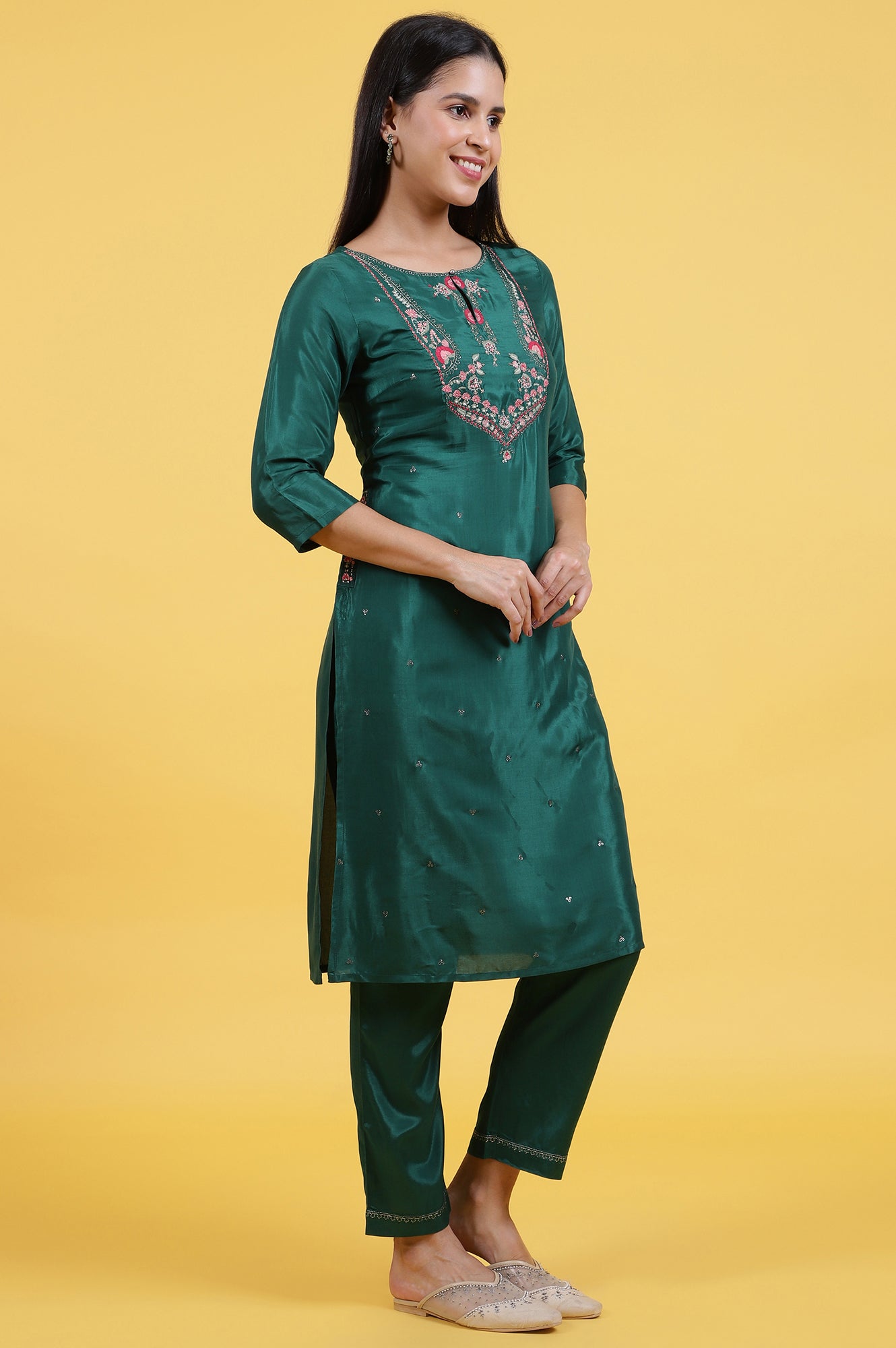 Green Thread Embroidered Straight Kurta and Pants Set with Dupatta